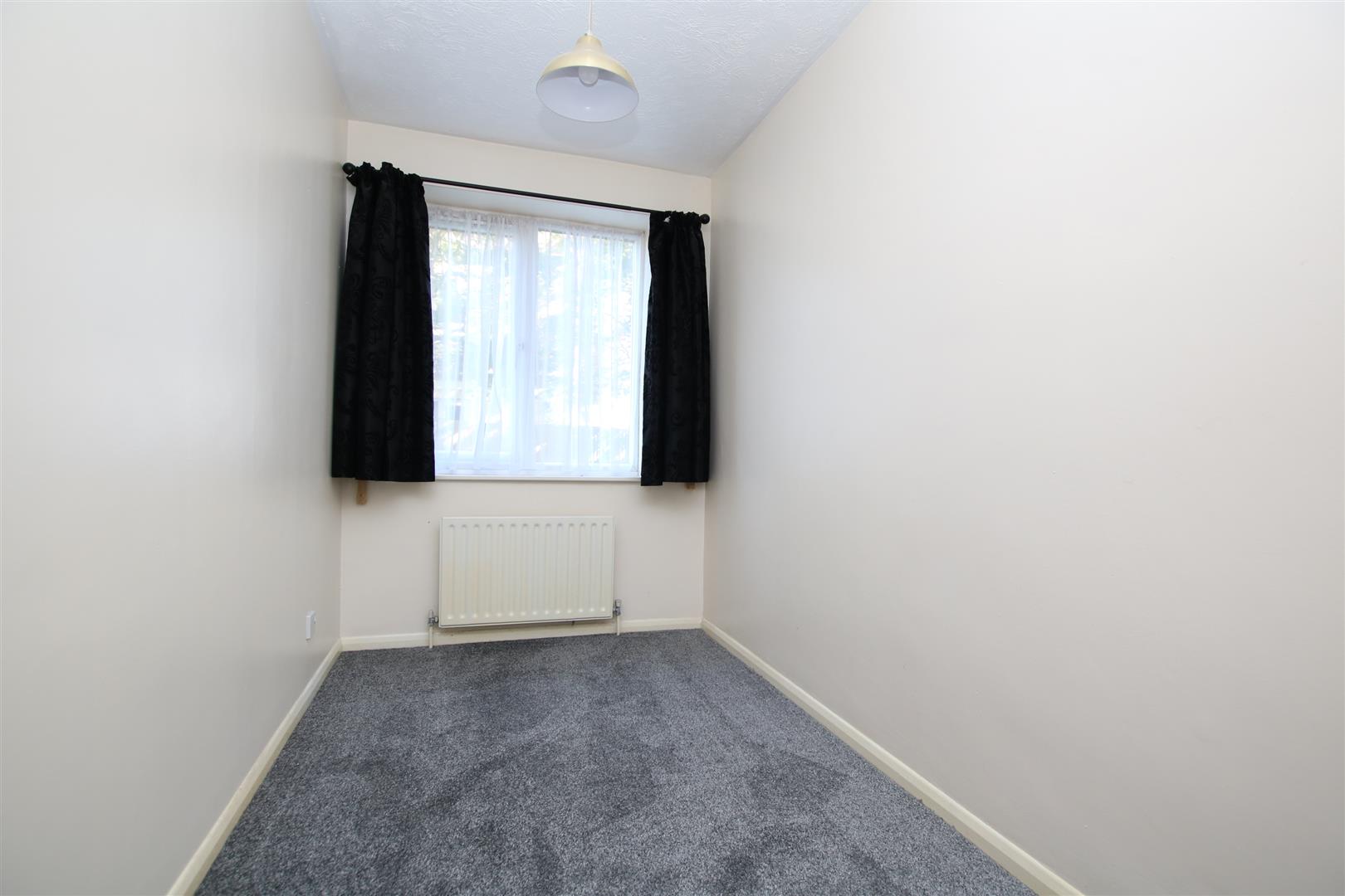 Tanyard Close, Horsham